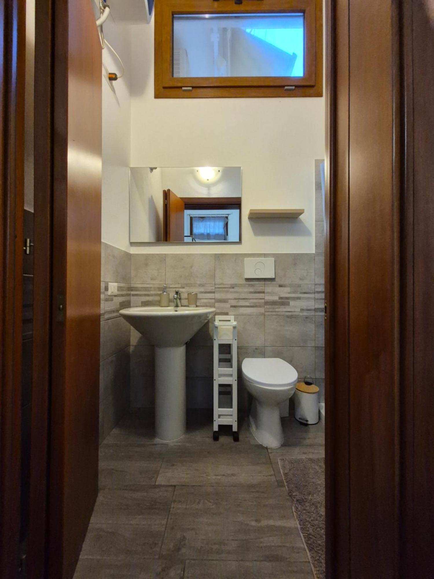 Casa Vacanza Monoboito Куарту-Сант'Елена Екстер'єр фото